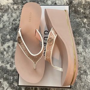GUESS SARRALY 4 WEDGE SANDAL SIZE 9 pink 3" EVA wedge heel